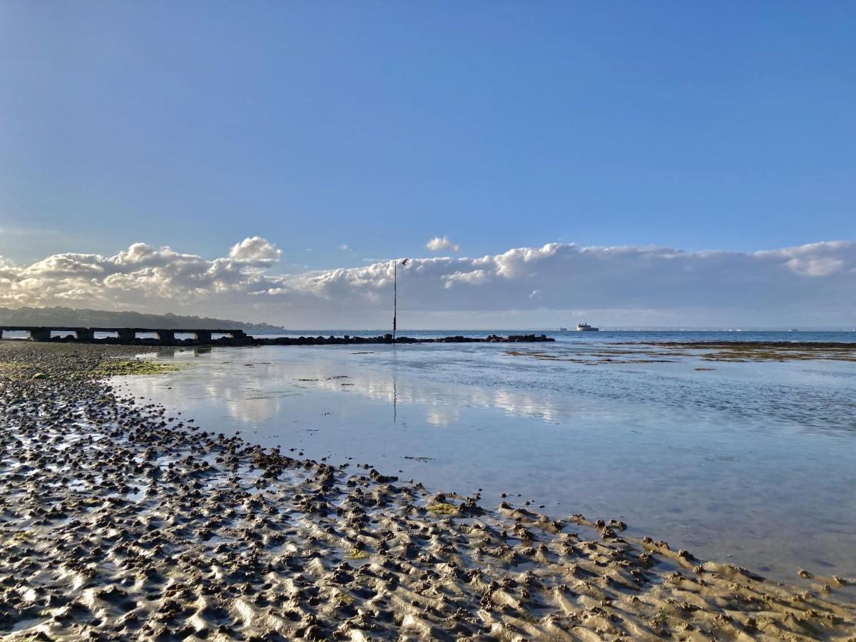 12A Solent Landing Direct Beach Access Bembridge Extérieur photo